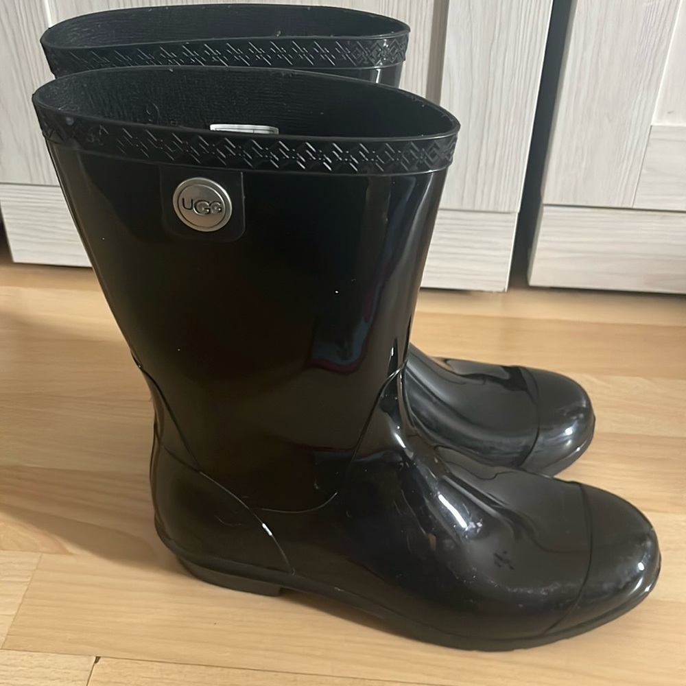 Ugg Women’s Rain Boots Size 9 PRICE FIRM